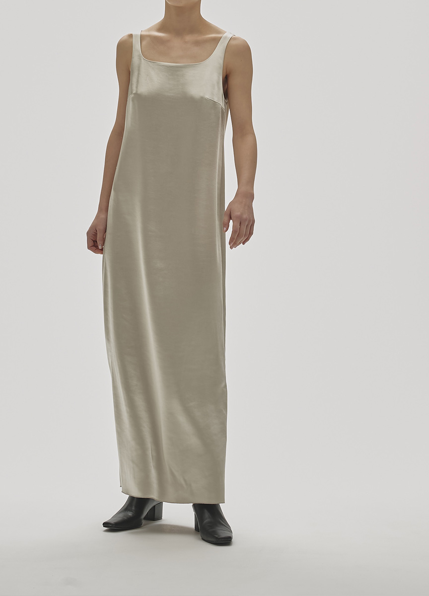 緞面光感長洋裝